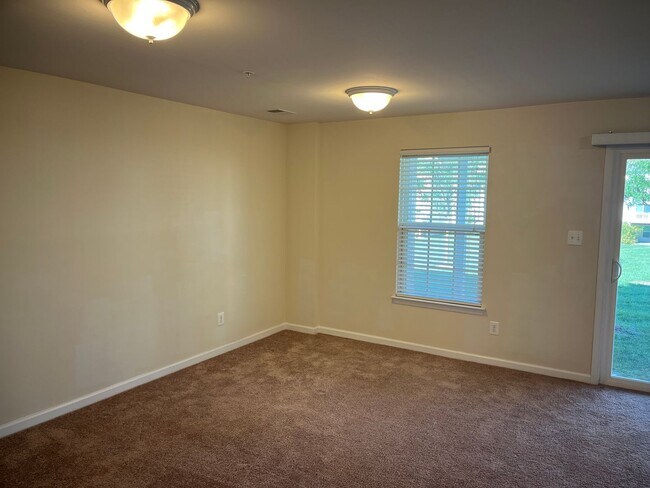 Building Photo - 1253 Elderslie Ln