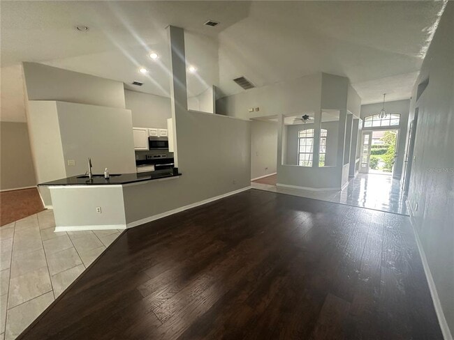 Building Photo - 929 Rosinia Ct
