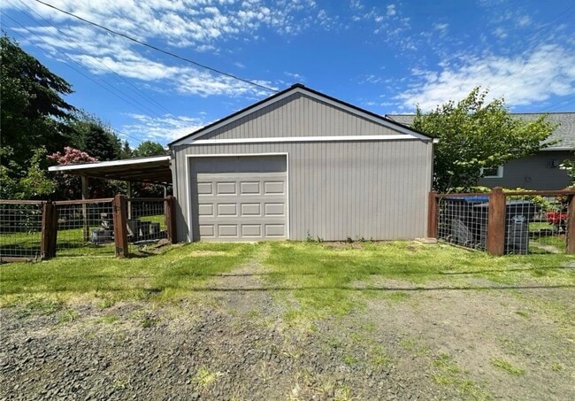 Building Photo - 703 W Simpson Ave