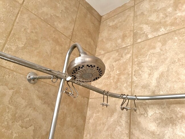 Building Photo - 406 E 31st St