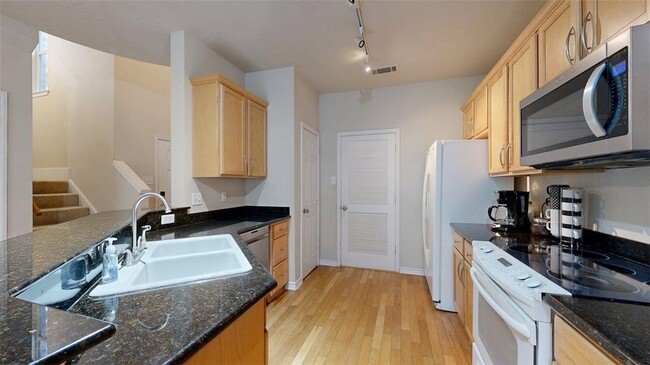 Building Photo - 4307 Spg Hl Dr