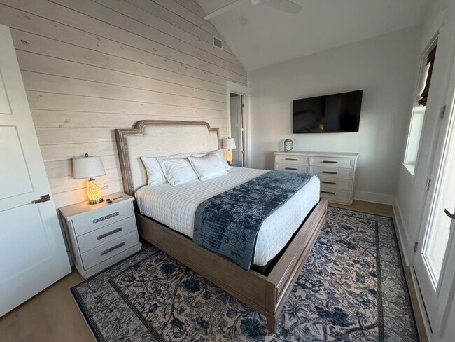 Building Photo - 867 Bowers Ln