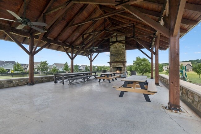 Building Photo - 7-bedroom, 5-bath, Home w/ 3-Car Garage in Williamson Co.