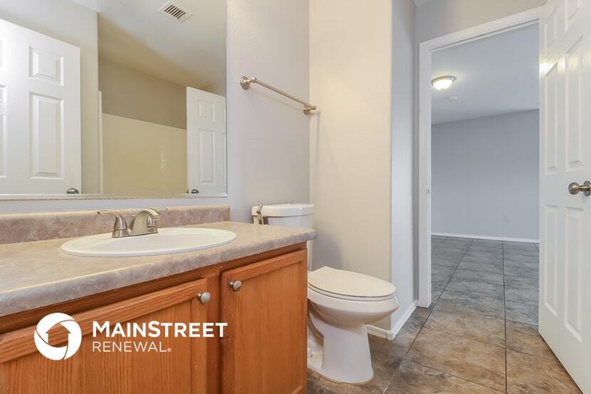 Building Photo - 16450 N Naegel Dr