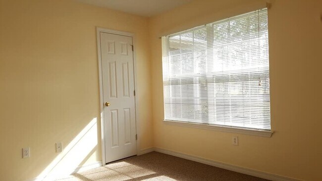 Building Photo - 3-Bed 2-Bath Brick Home located in the Heart of Foley