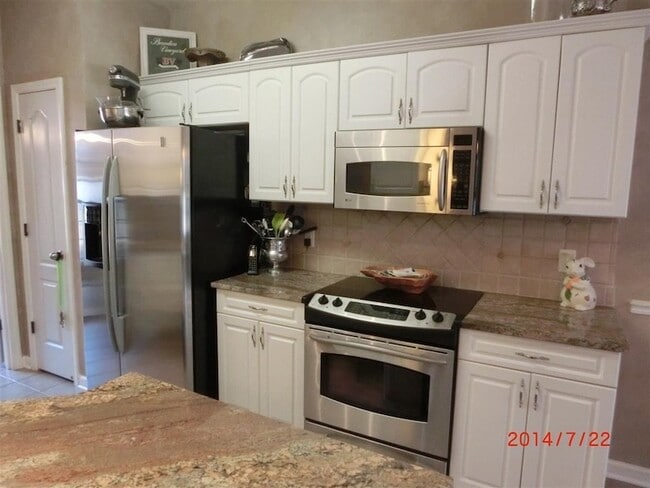 Building Photo - 9291 N Fairmont Cir