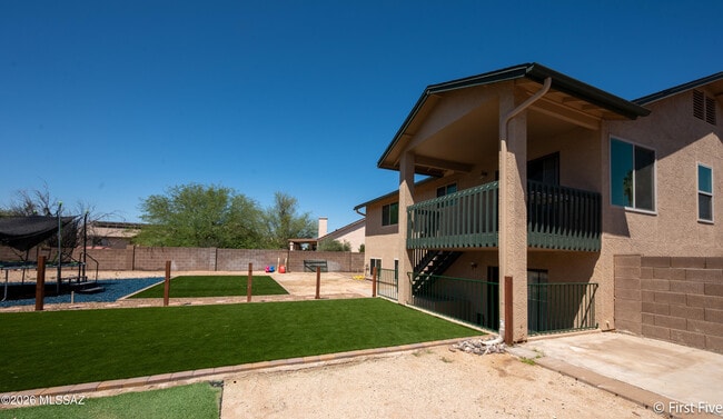 Building Photo - 8984 N Eaglestone Loop