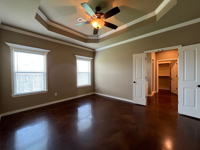 Building Photo - Single Family Homes for Lease in Surrey Vi...