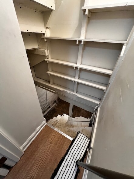 Building Photo - 205 Porter St