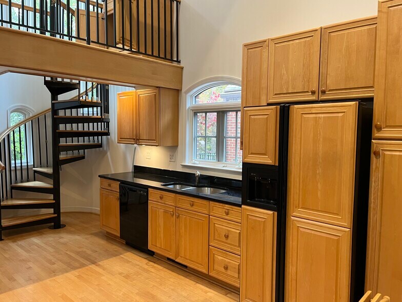 Two story kitchen edition with upper sitting area - 8904 Grant St