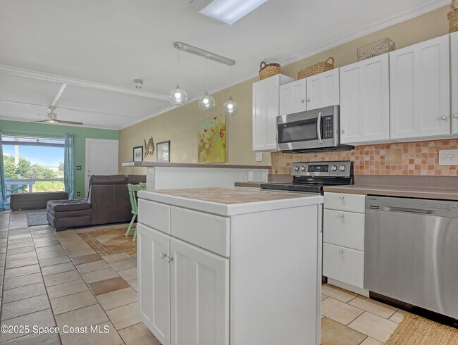 Building Photo - 2186 Jimmy Buffett Mem Hwy