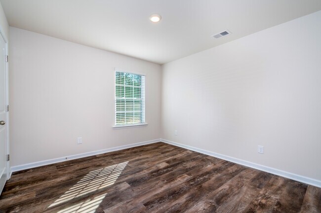 Building Photo - 7882 Shallowbrook Dr