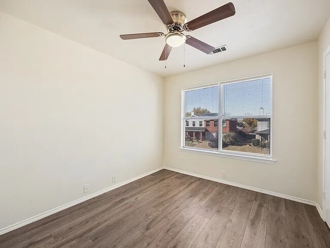Building Photo - 211 Prentice Dr