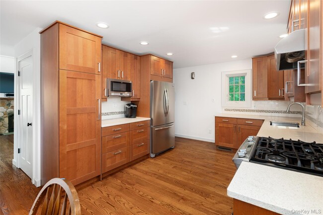 Building Photo - 53 Cove Rd