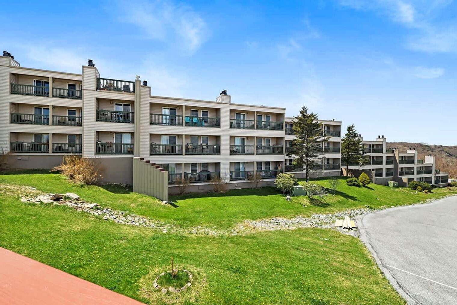 Building Photo - 1216 Pinnacle Rdg Rd