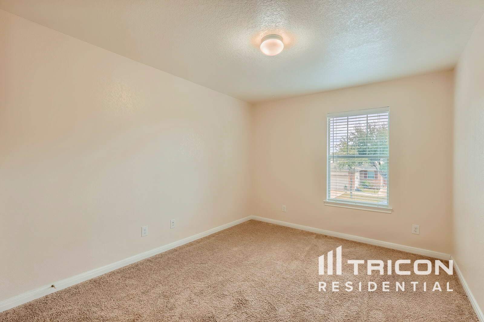 Building Photo - 5764 Maxfli Dr