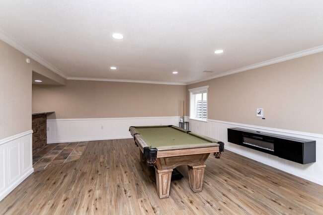 Building Photo - Beautiful Home with Stunning Views!