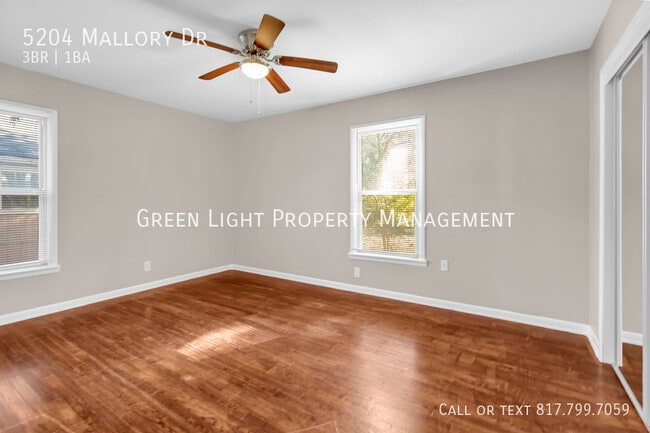 Building Photo - 5204 Mallory Dr