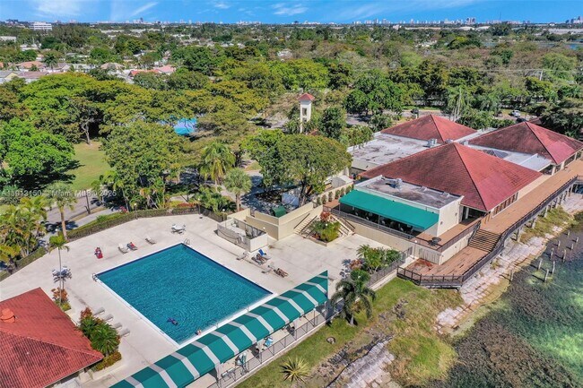 Building Photo - 117 Lake Emerald Dr