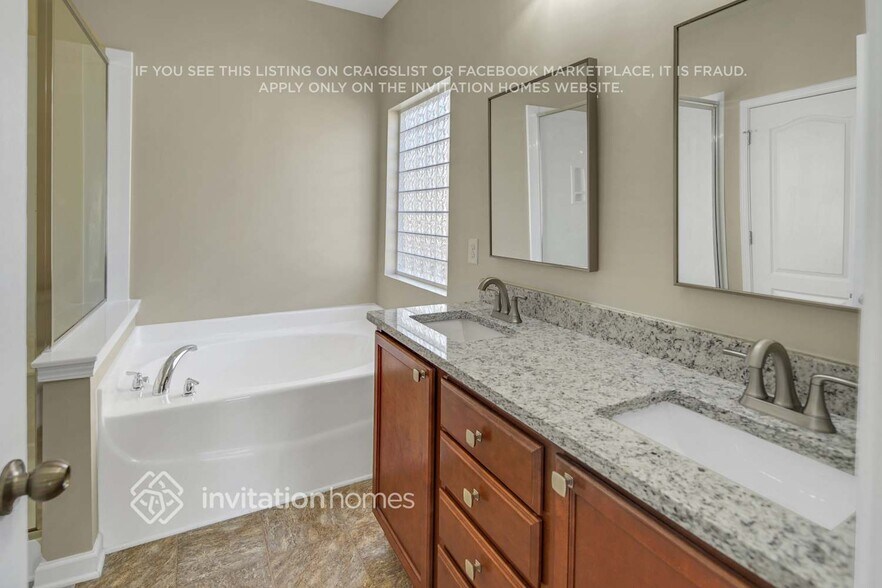 Building Photo - 13737 Porter Creek Rd