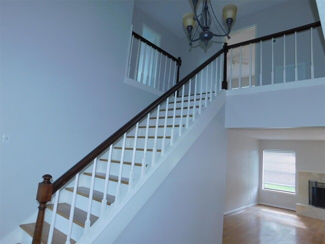 Building Photo - 11430 Sagemeadow Ln