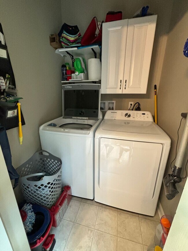 Building Photo - Beautiful 3 Bedroom Home in North Fayette!