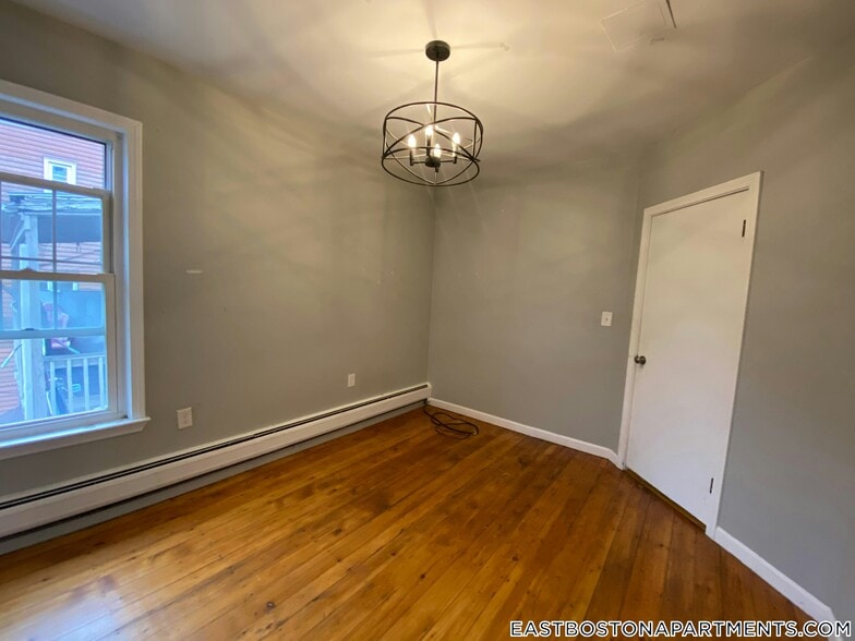 Building Photo - 31 Falcon St