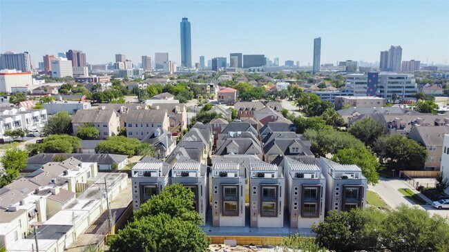 Building Photo - 5638 Dolores St