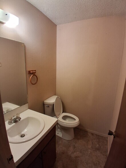 Building Photo - 130 Haner Cir