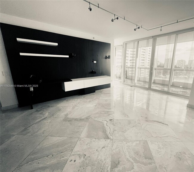 Building Photo - 21205 Yacht Club Dr