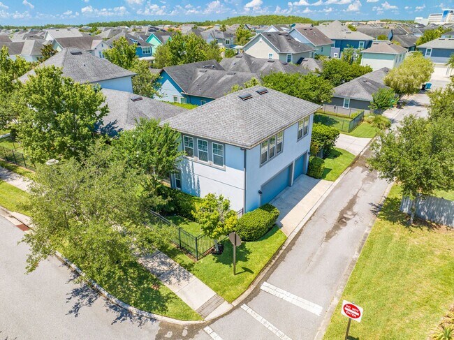 Building Photo - 8393 Laureate Blvd