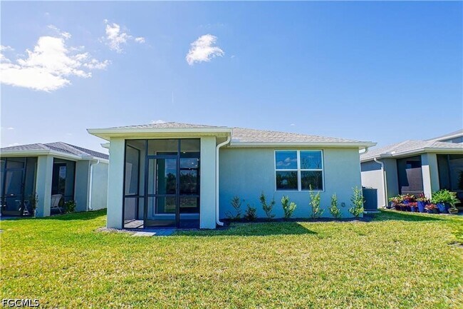 Building Photo - 44229 Saddlewood Ct