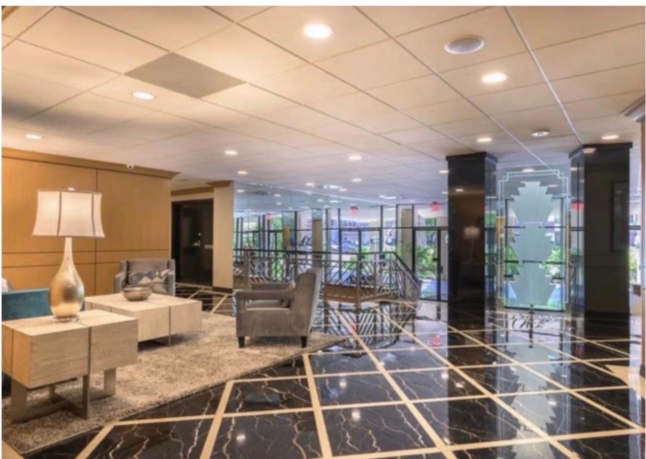 Building Photo - 100 S Doheny Dr