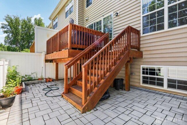 Building Photo - 206 Shields Ct