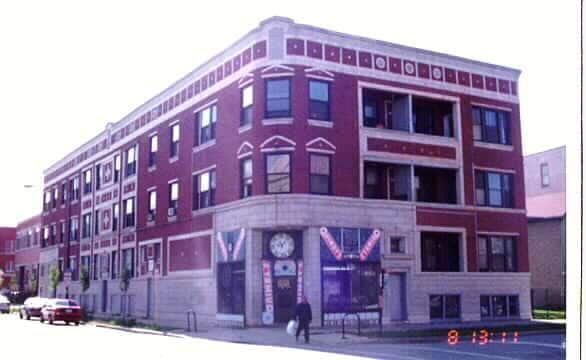 Building Photo - 1314-1328 N Damen Ave