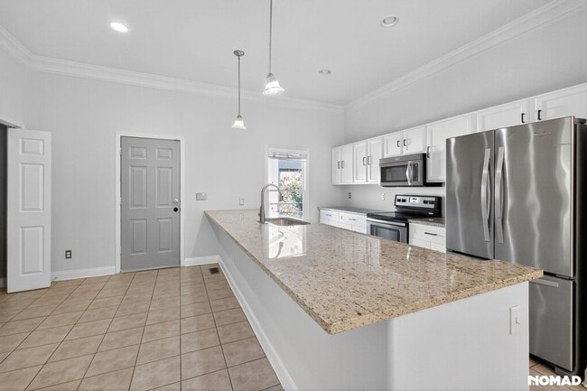 Building Photo - 237 Crumley St SW