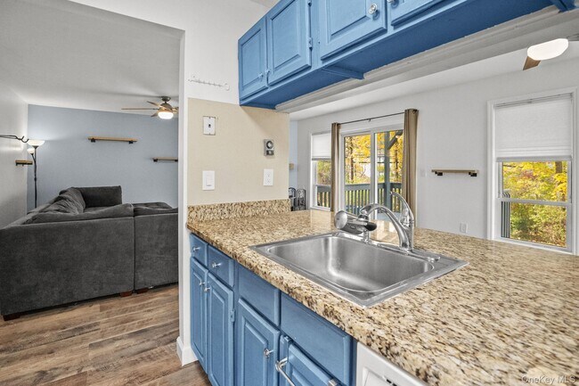 Building Photo - 11 Woods Brooke Ln