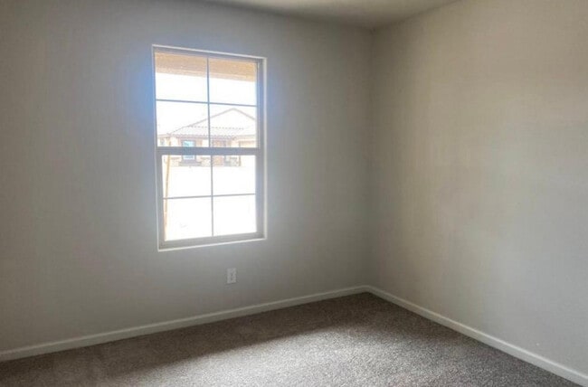 Building Photo - 816 Silvercreek Ln