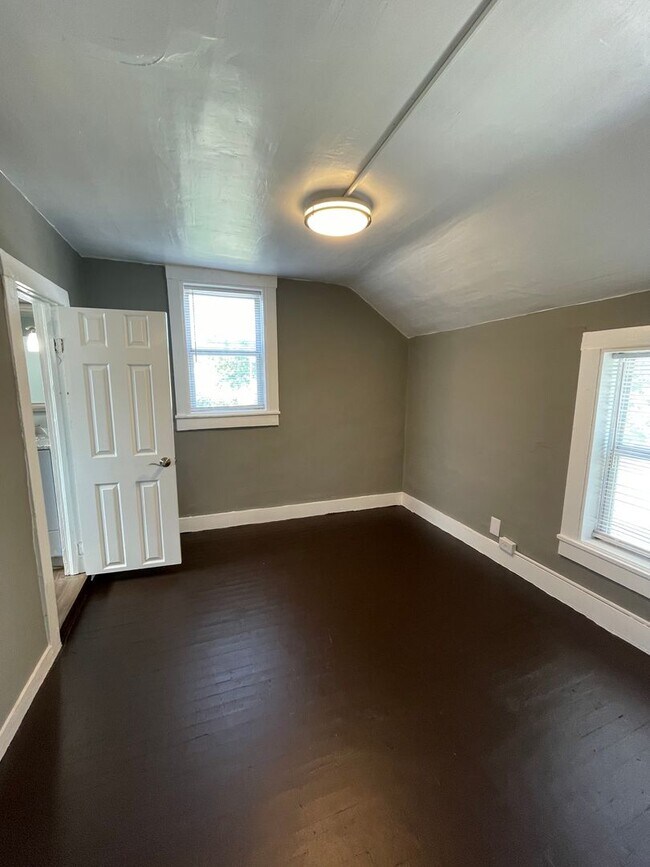 Building Photo - Single Family Home