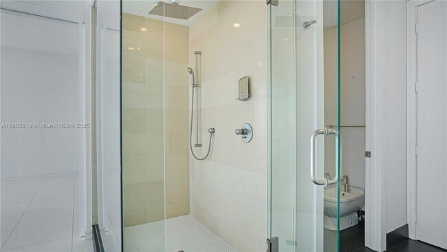 Building Photo - 1100 Biscayne Blvd