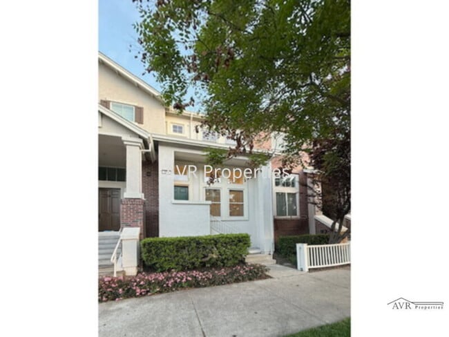 Primary Photo - Absolutely fantastic home that is steps aw...