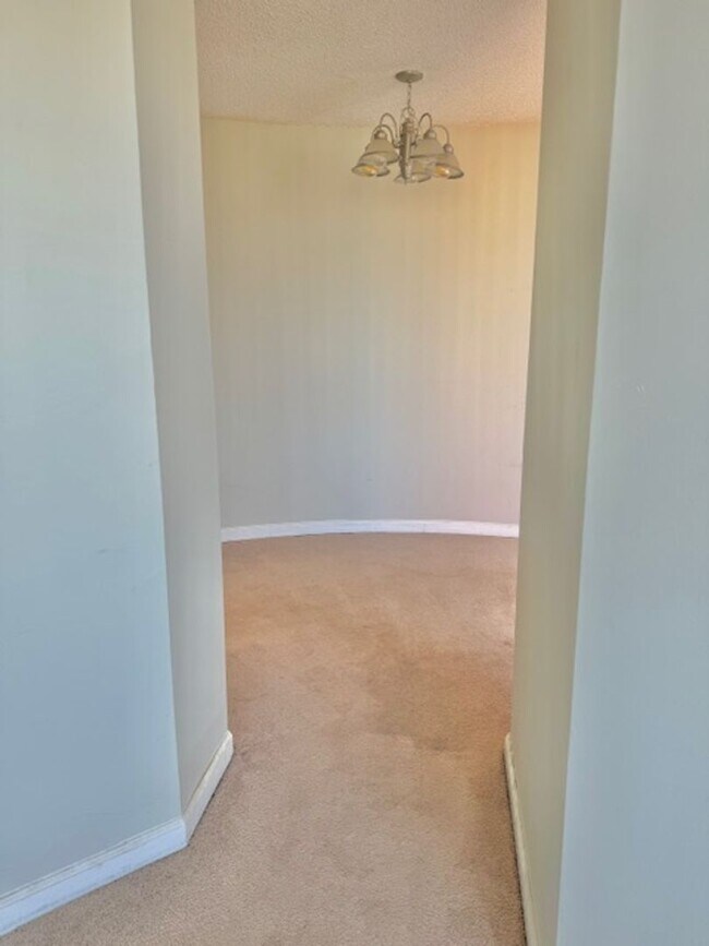 Building Photo - wh912