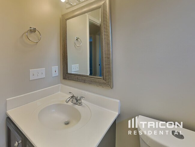 Building Photo - 832 Aimes Ct