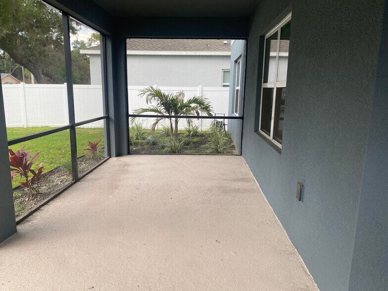 Building Photo - 1710 Summer Rose Dr