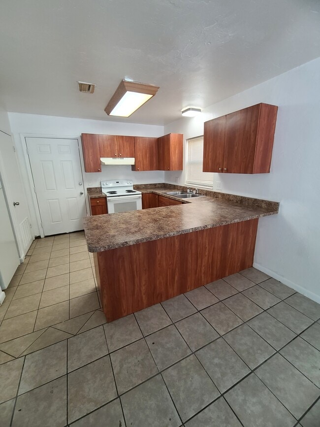 Building Photo - 3202 SW 26 Way
