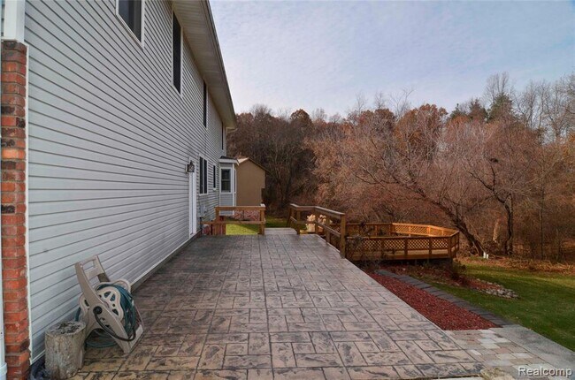 Building Photo - 8152 Fairfield Cir