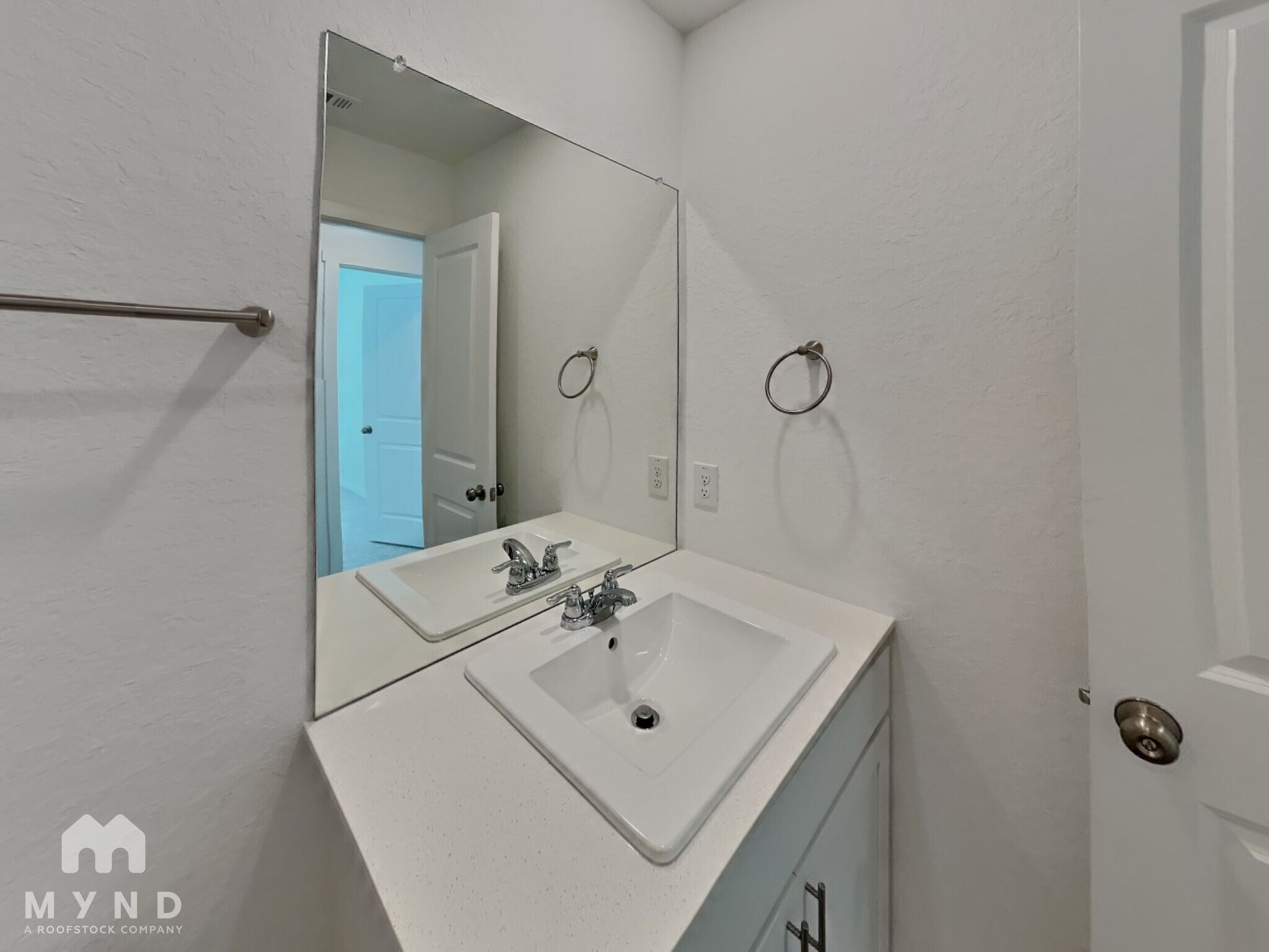 Building Photo - 340 Pacific Waters