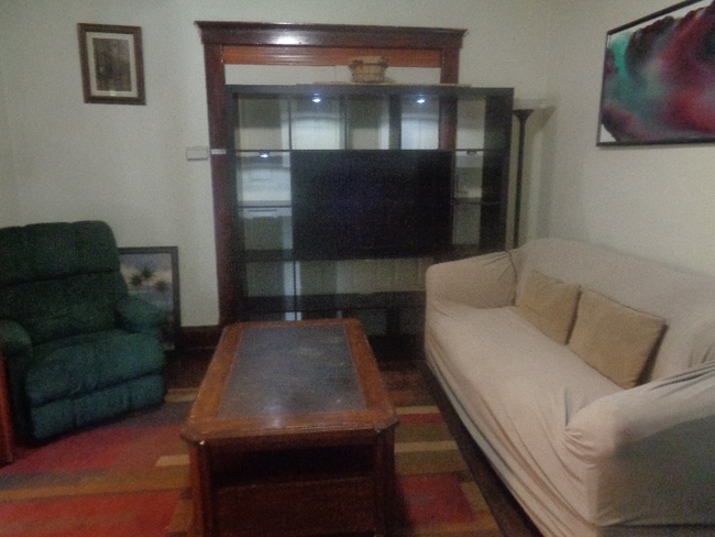 Building Photo - 803 Dewey Ave