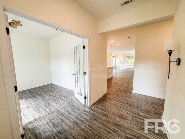 Building Photo - 3919 Wilum Cir