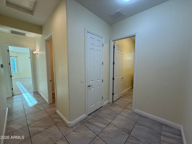 Building Photo - 3320 S Waterfront Dr